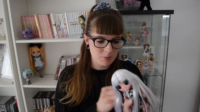 UNBOXING LOL OMG GROOVI BABE смотреть онлайн