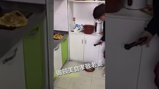 Китаец мужчина и женский день готовят смешное видео своей жены смотреть онлайн