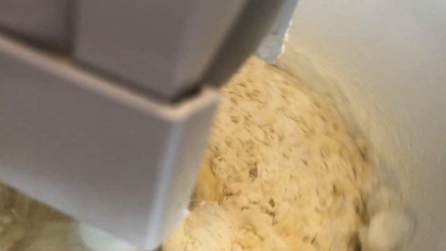 ПЕЧЕМ КУЛИЧИ И КРАСИМ ЯЙЦА! ВСЕХ С ПАСХОЙ! смотреть онлайн