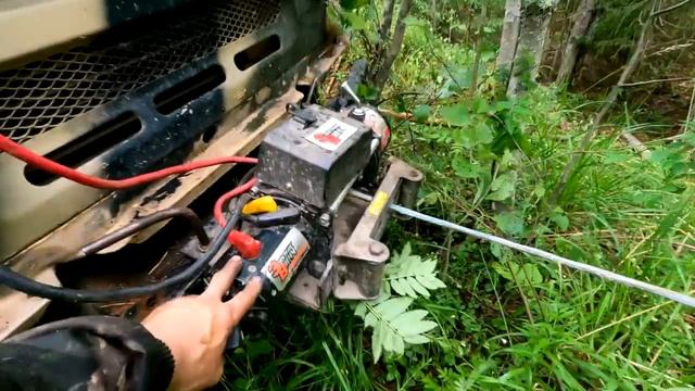 Пришлось оставить найденный металл. Бензорез подвёл, а рельсы так и прут! смотреть онлайн