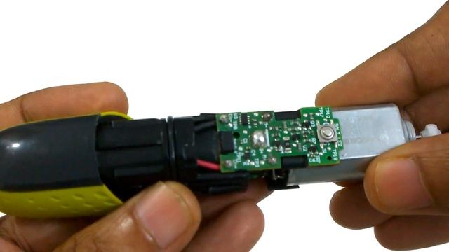 Philips Oneblade - Disassembly/Battery Replacement смотреть онлайн