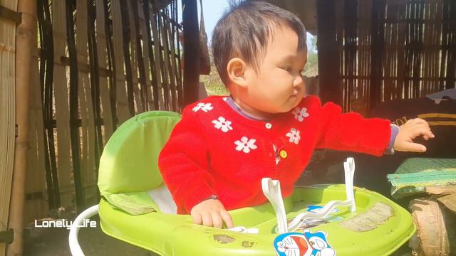 A 15-year-old single mother suddenly received help from the landowner смотреть онлайн