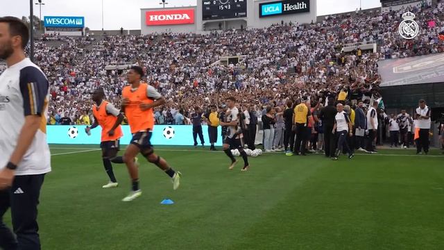 THE FIRST COMEBACK OF THE SEASON! | Real Madrid 3-2 Milan | Soccer Champions Tour смотреть онлайн