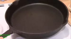 ЧУГУННАЯ СКОВОРОДА//ПОДГОТОВКА К ИСПОЛЬЗОВАНИЮ//ДЕЛАЕМ АНТИПРИГАРНОЕ ПОКРЫТИЕ