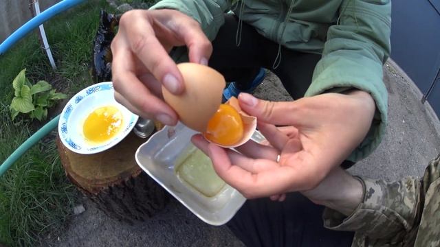 Как поймать рыбу без удочки / Ловушка из бутылки / Рыбалка на самодельные ловушки смотреть онлайн