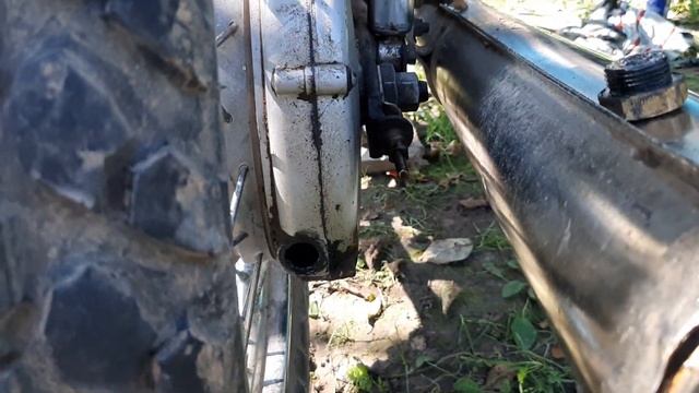 Осень, пора подтянуть задний тормоз и цепь / мотоцикл ИЖ Планета - 5 смотреть онлайн