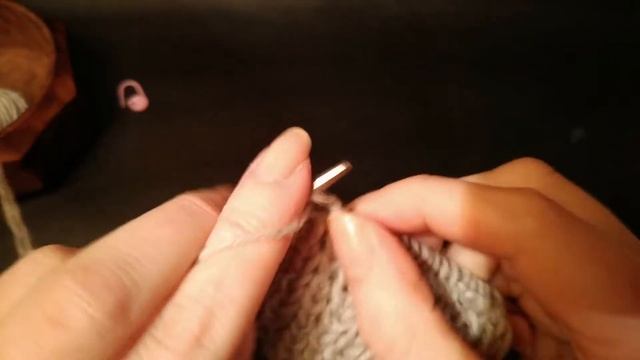 ?Узор для белой шапки ромбы с обвитием. смотреть онлайн