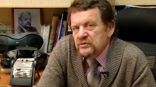 Философ Александр Перцев: Без лайков человек в кафе плюшку не съест! смотреть онлайн