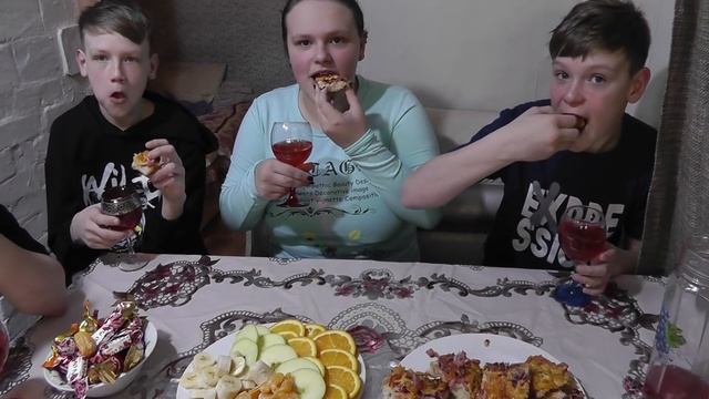 ЧТО С НАМИ БУДЕТ?/ДЕНЬ РОЖДЕНИЯ ИЛЬИ,12 ЛЕТ!КАК ОТМЕТИЛИ/ смотреть онлайн