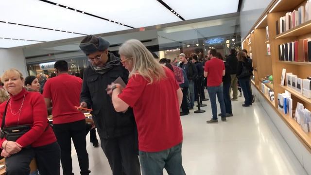 Индус в шапке с Красной звездой смотреть онлайн