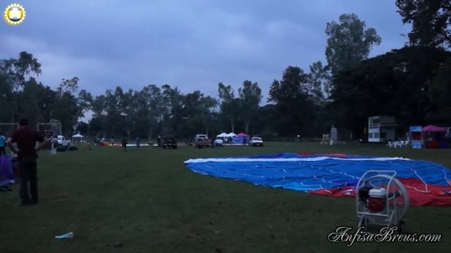 Полет на воздушном шаре. Фестиваль воздушных шаров в Чианг Мае. 2 смотреть онлайн