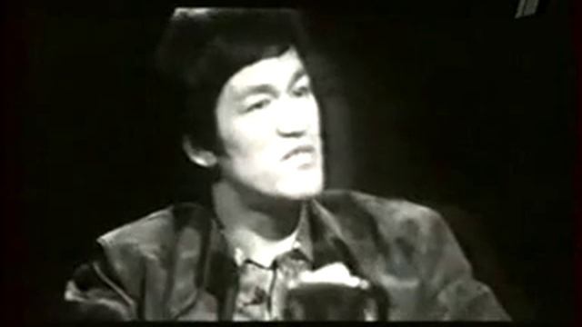 Брюс Ли — "БУДЬ ВОДОЙ" | Честно вырази себя | ЧелоВек смотреть онлайн