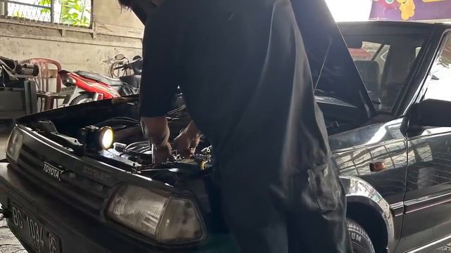 Toyota Starlet Kotak EP71 1987 1.3 SE Hitam Ori смотреть онлайн