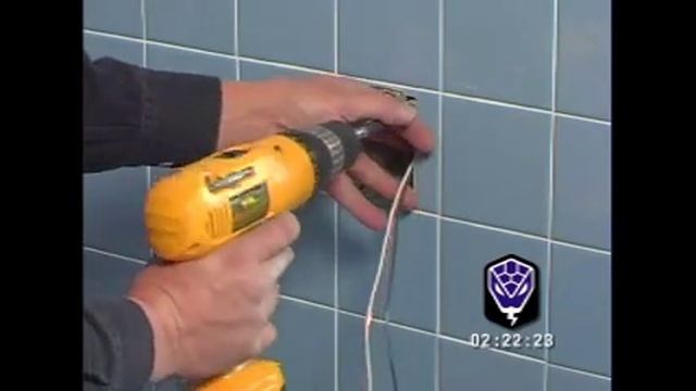 Cut Electrical Holes in Ceramic Tile w/ Python and Make More смотреть онлайн