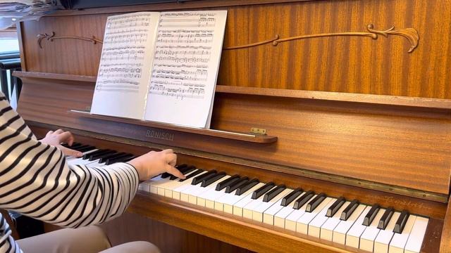 В.А.Моцарт « Рондо» Соль мажор ( учебный аккомпанемент) смотреть онлайн