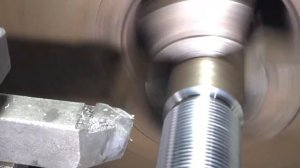 Нарезание любой резьбы с размыканием маточной гайки.