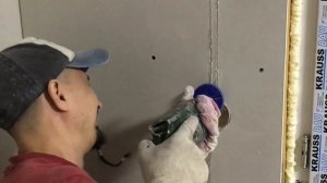 Обшиваем стены гипсокартоном, штрабим под проводку