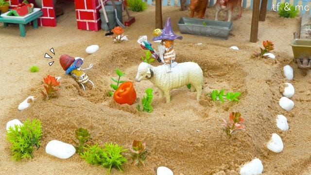 Fun adventures of Mini tractor on a tiny farm #14 #farm #funny #minitractor смотреть онлайн