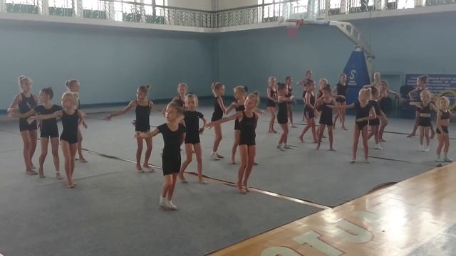 Показательное выступление младшей группы. Батуми, 18.08.2014 смотреть онлайн