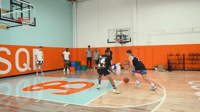 Mystery Box King of The Court смотреть онлайн