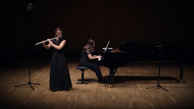 J.S.Bach - Sonata for Flute C-dur, BWV 1033 (I,II parts), G.Faure - Fantaisie, Op. 79 смотреть онлайн