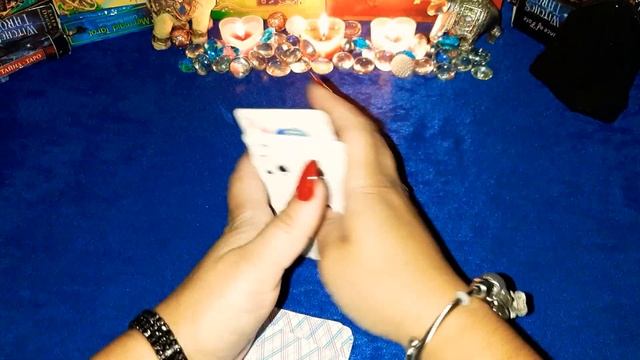 Для Дамы (на Себя) на ближайшее будущее на Игральных картах смотреть онлайн