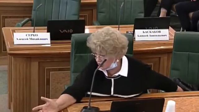 Чиновница о народе и одиночных пикетах! смотреть онлайн