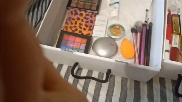 АСМР Перебираю косметику + бумажный шорох :) смотреть онлайн
