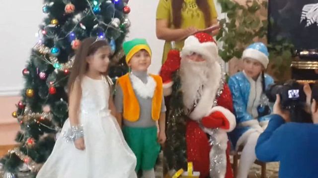 Средняя группа №3 Новогодние приключения смотреть онлайн