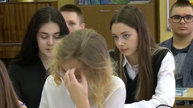 (12+) Бюджет округа направлен на реализацию муниципальных программ смотреть онлайн