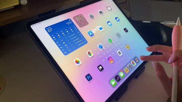Upgrading my iPad Pro after 6 YEARS!! iPad Pro 2022 + 2nd generation Apple Pencil (artist review) смотреть онлайн