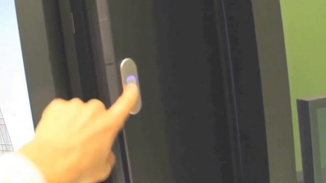 Вертикальная вентиляционная створка Шуко с электроприводом Schuco AWS VV TipTrotic смотреть онлайн