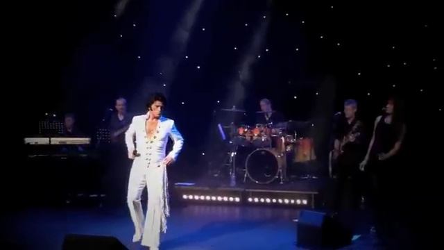 Fisher Stevens Elvis Tribute Just Pretend смотреть онлайн