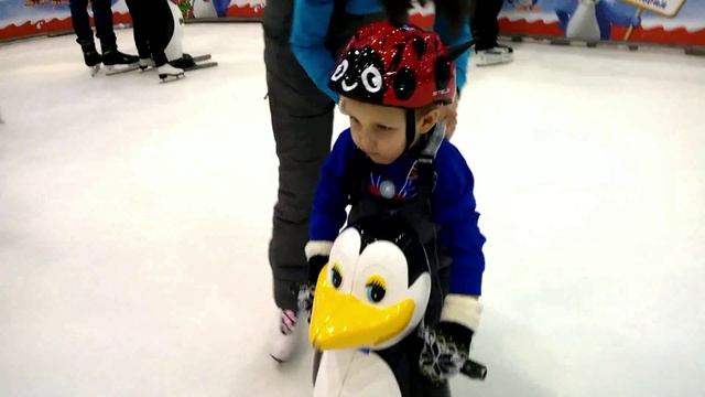 Встреча Винни Пух и Пингвины Едем на Каток Первый Раз Коньки. Meeting Winnie-the-Pooh and Penguins. смотреть онлайн