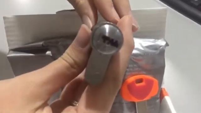 Unboxing Bombin Alta Seguridad Securemme Evo K64 смотреть онлайн
