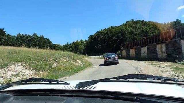 На Ниве из каньона на Ай-Петри смотреть онлайн