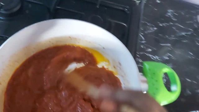 COOK IFTAR WITH ME! Spaghetti jollof + Surprise Anniversary present |Ramadan 2020😍 смотреть онлайн