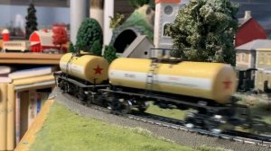 Куда идет поезд? ТЭ1 советский шестиосный грузопассажирский тепловоз мощностью 1000 л.