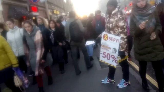 Метро Василеостровская. Средний проспект ВО и 8 линия ВО смотреть онлайн