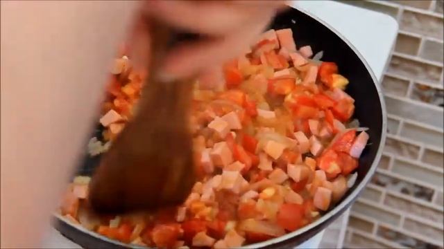 Яичница с помидорами// Вкусно, сытно, аппетитно!!! смотреть онлайн