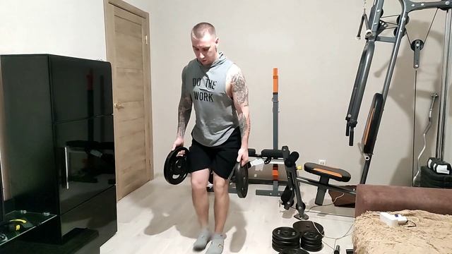 ТРЕНИРОВКА НОГ / ПЛЕЧИ / БОДИБИЛДИНГ / ТРЕНИРОВКА ДОМА смотреть онлайн