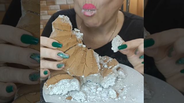 ASMR Chalk ~ асмр мел ~ мукбанг мел ~ хруст мелом ~ Eating Chalk ~ Chalky Crunch ~ топ мелоежек