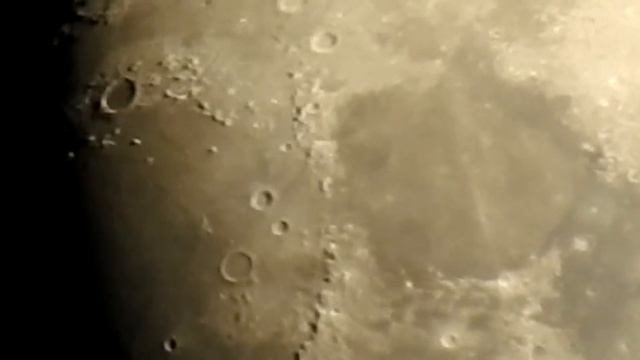 Nikon Coolpix P900 83x Optical Zoom - Moon Test
