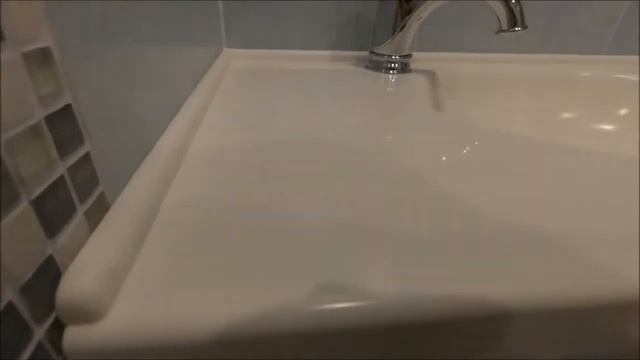 Столешница в ванную комнату с литой мойкой из искусственного акрилового камня смотреть онлайн