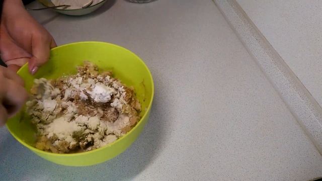 Куриные котлеты на косточке,с картошкой и сыром! смотреть онлайн