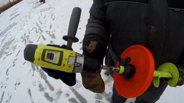 Первый лед ноябрь 2017 - Бур шуруповерт Ryobi ONE+ смотреть онлайн