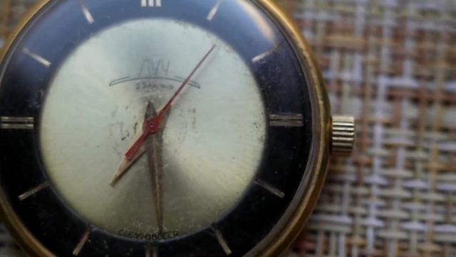 Часы наручные, позолоченный Au20, Луч, биколор, 23 камня. Лот 00543 смотреть онлайн