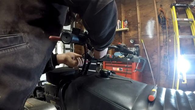 SLED MODZ AND JUMPING, PIT BIKE IN SNOW!! смотреть онлайн