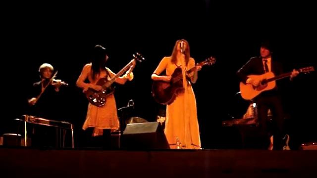 Karen Elson, "Alone and Forsaken", Berlin 2010 смотреть онлайн