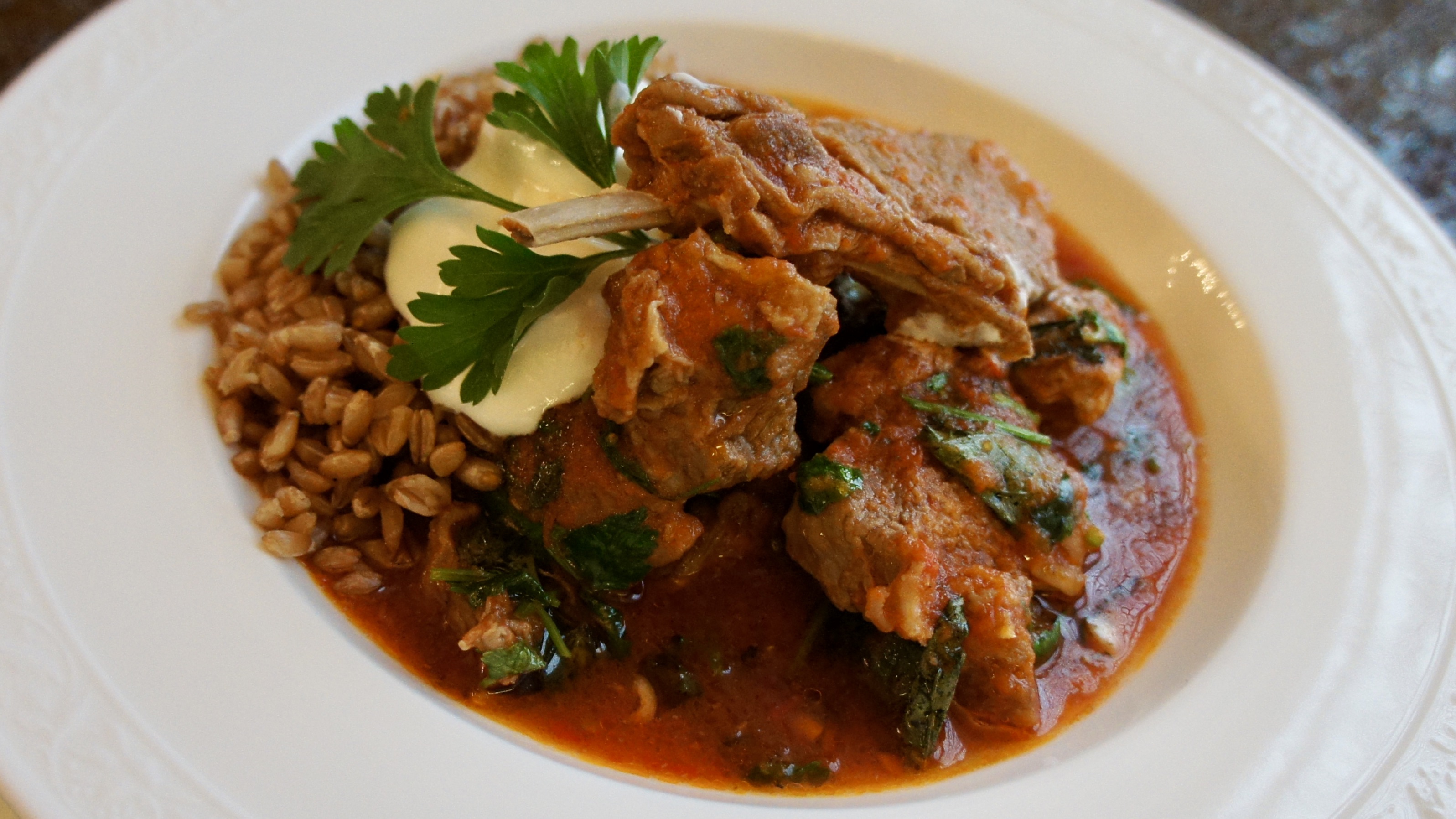 Баранина томлёная в томатах с полбой смотреть онлайн